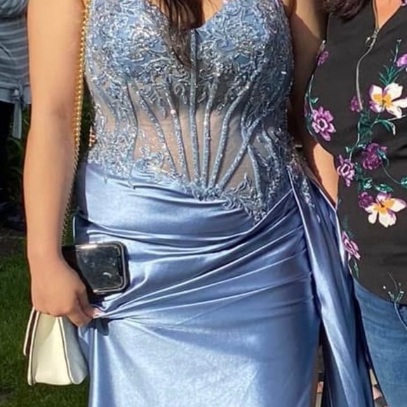 dress - Picture 7 of 7